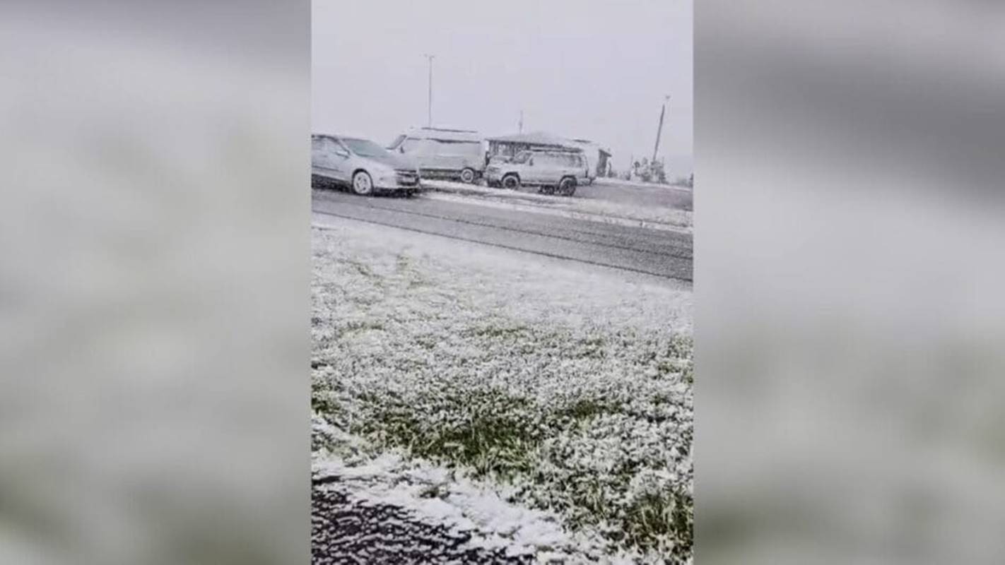 Catarinenses celebram a chegada da primeira neve do ano; veja fotos