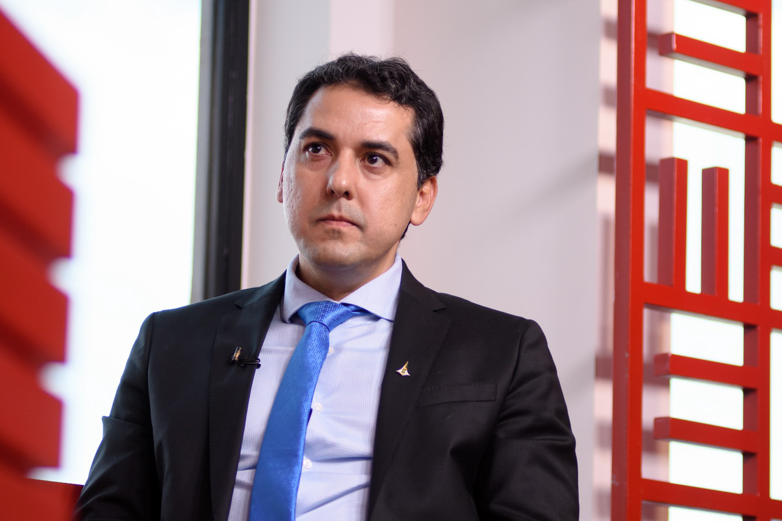 Secretário de Saúde tem 15 dias para falar sobre conflito de interesse
