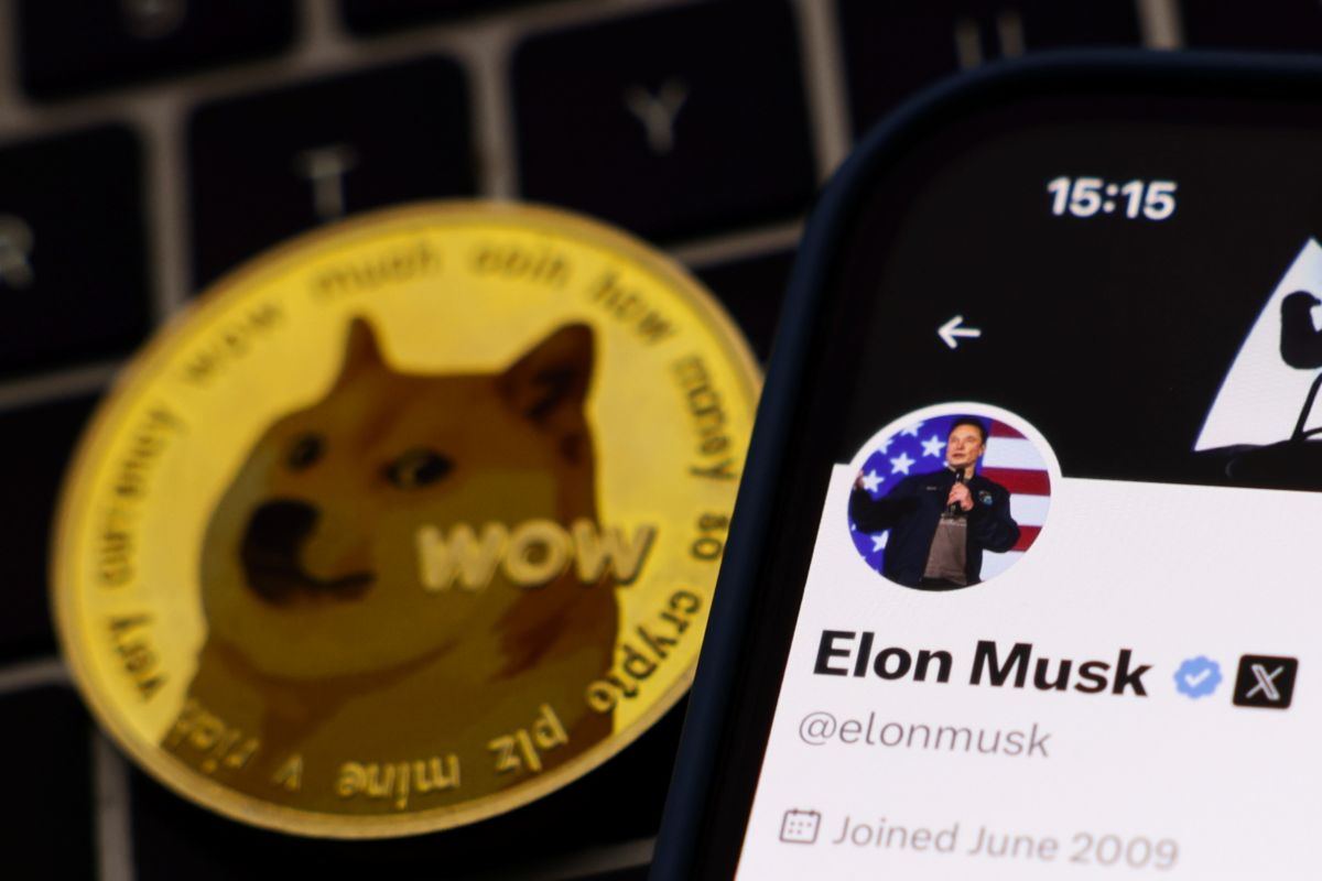 Foto com cor. Criptomoeda Dogecoin - Metrópoles
