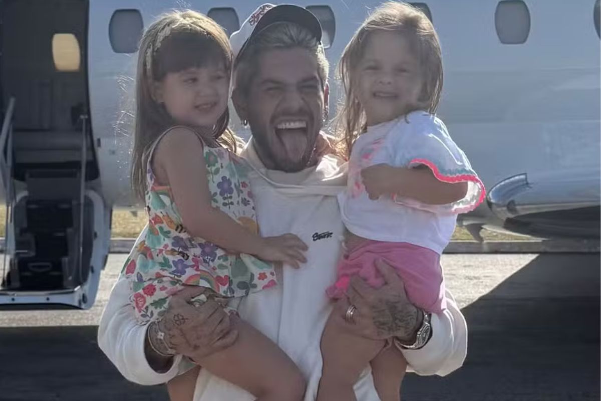Após mala extraviada, Maria Flor cobra presentes de Zé Felipe: “Cadê?”