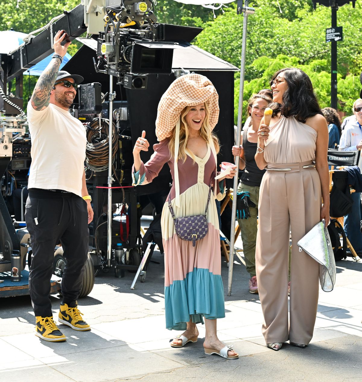 Foto com cor. Terceira temporada de And Just Like That - Metrópoles