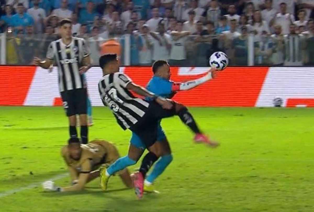 Neymar é expulso após fazer gol de mão contra o Botafogo; confira
