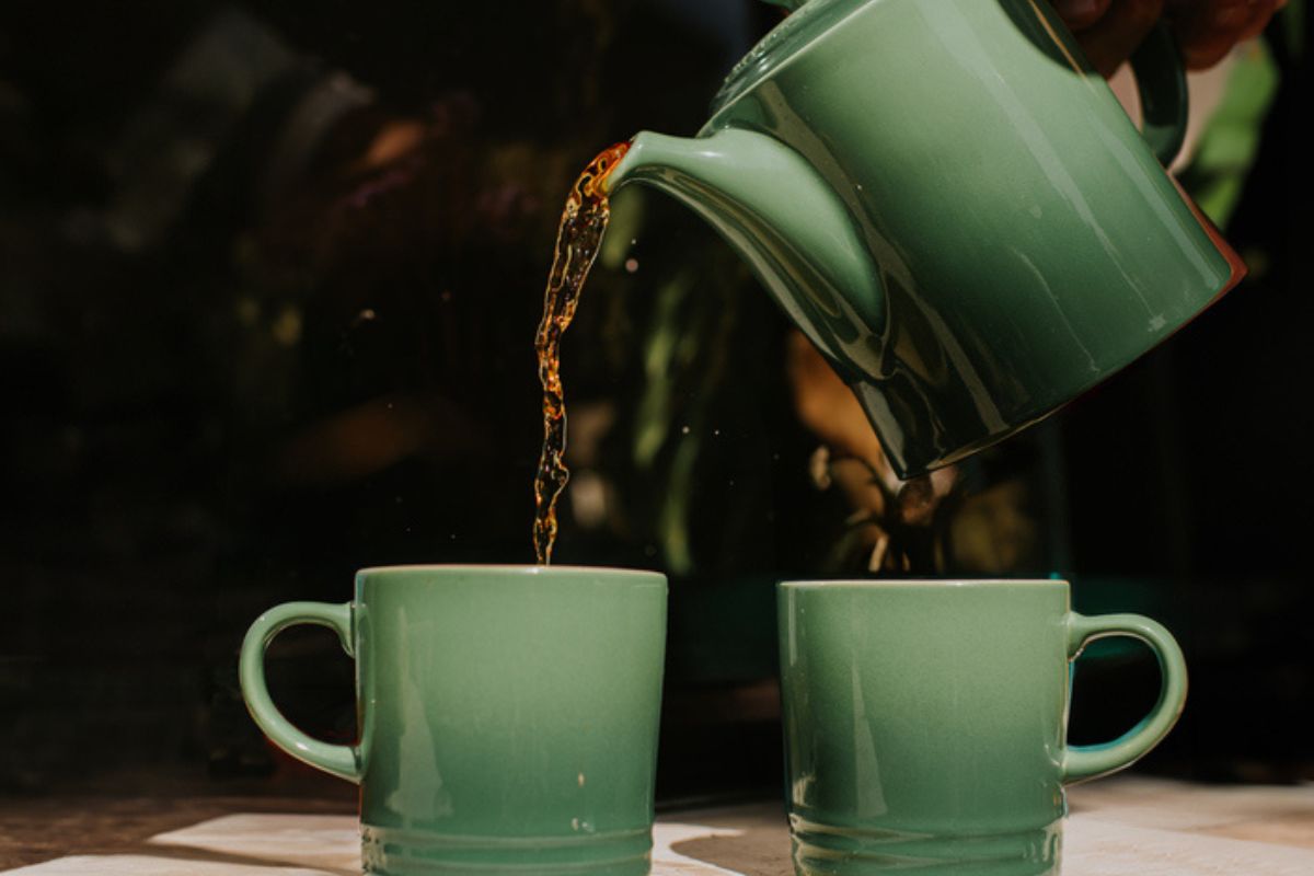 Este chá é rico em colágeno e ainda desincha a barriga; confira