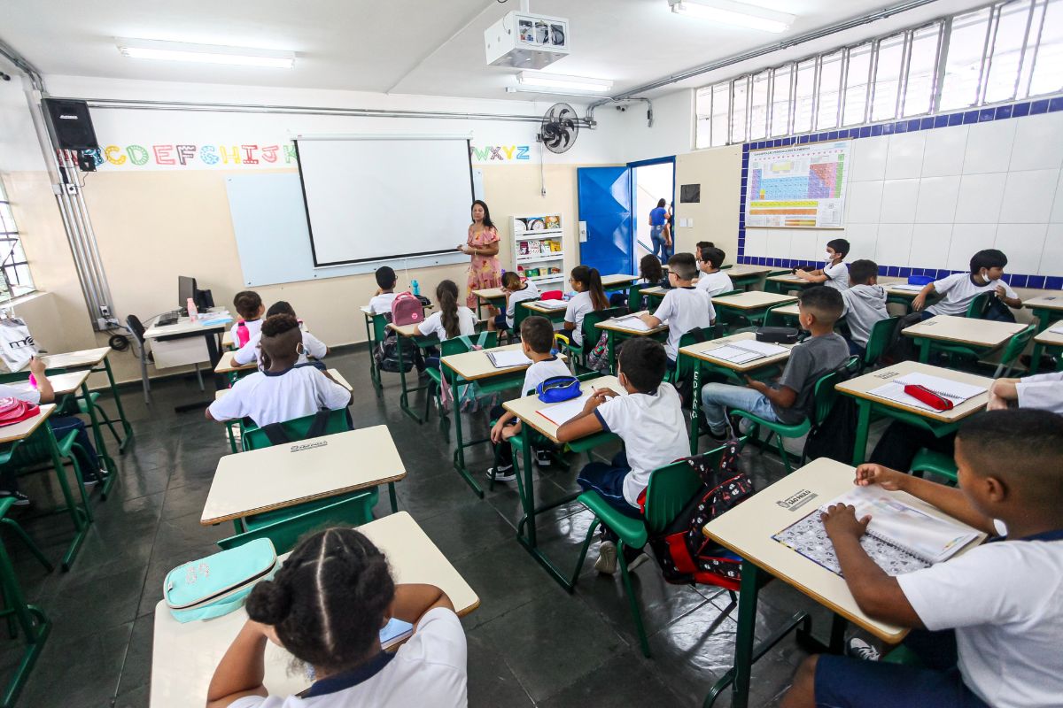 Prefeitura diz que requalificação de diretores começa nesta semana