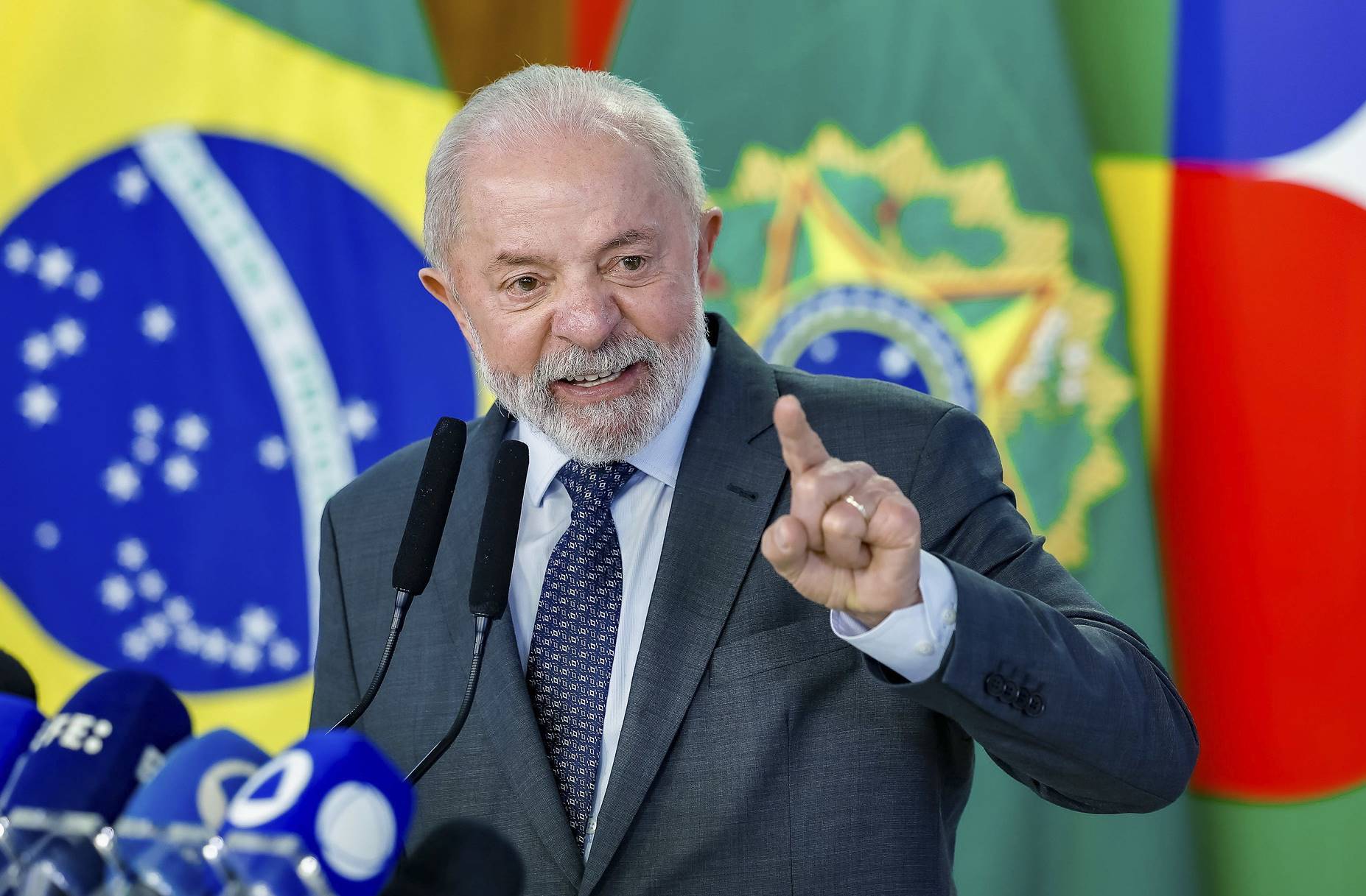 Mônaco: Lula critica países ricos por priorizarem armas em vez do social