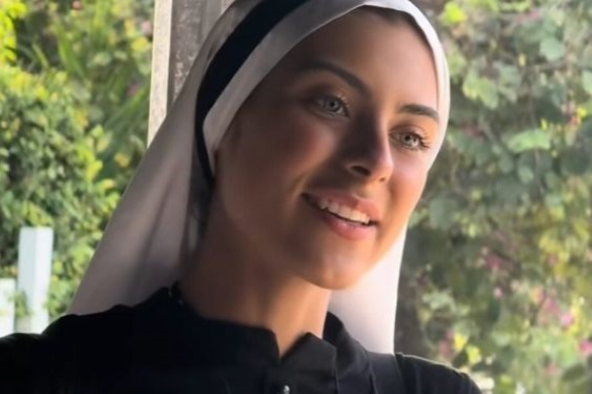 Freira ex-modelo fala sobre a fama: “Quem não gosta de um elogio?”