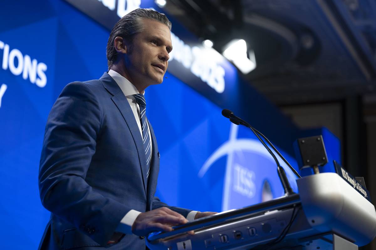 Governo dos EUA manda Marinha tirar nome de ativista gay de navio