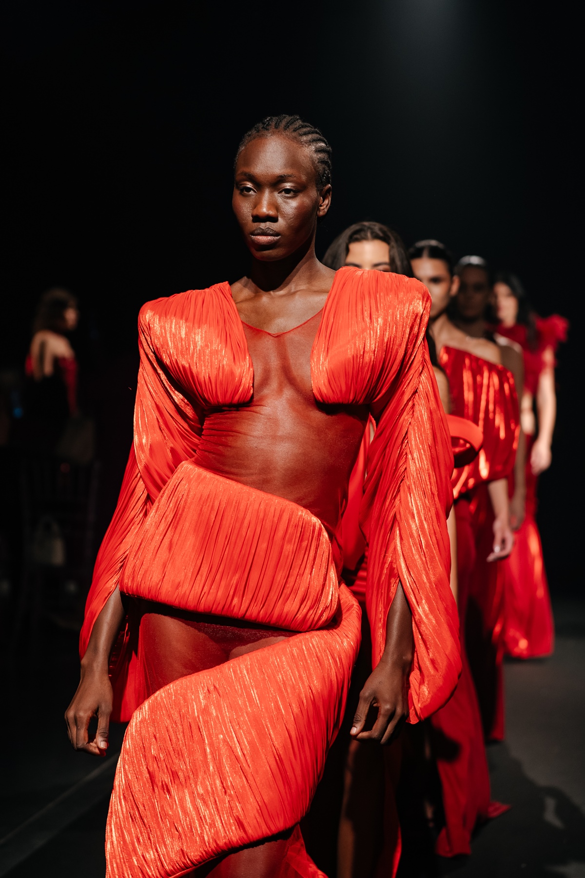 aavva fashion the event marca brasileira em dubai desfile Vincenzo Visciglia - metrópoles
