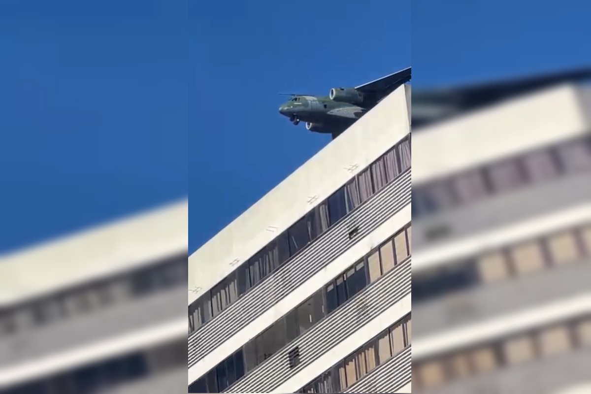 Vídeo: avião de guerra voando baixo chama atenção em Taguatinga