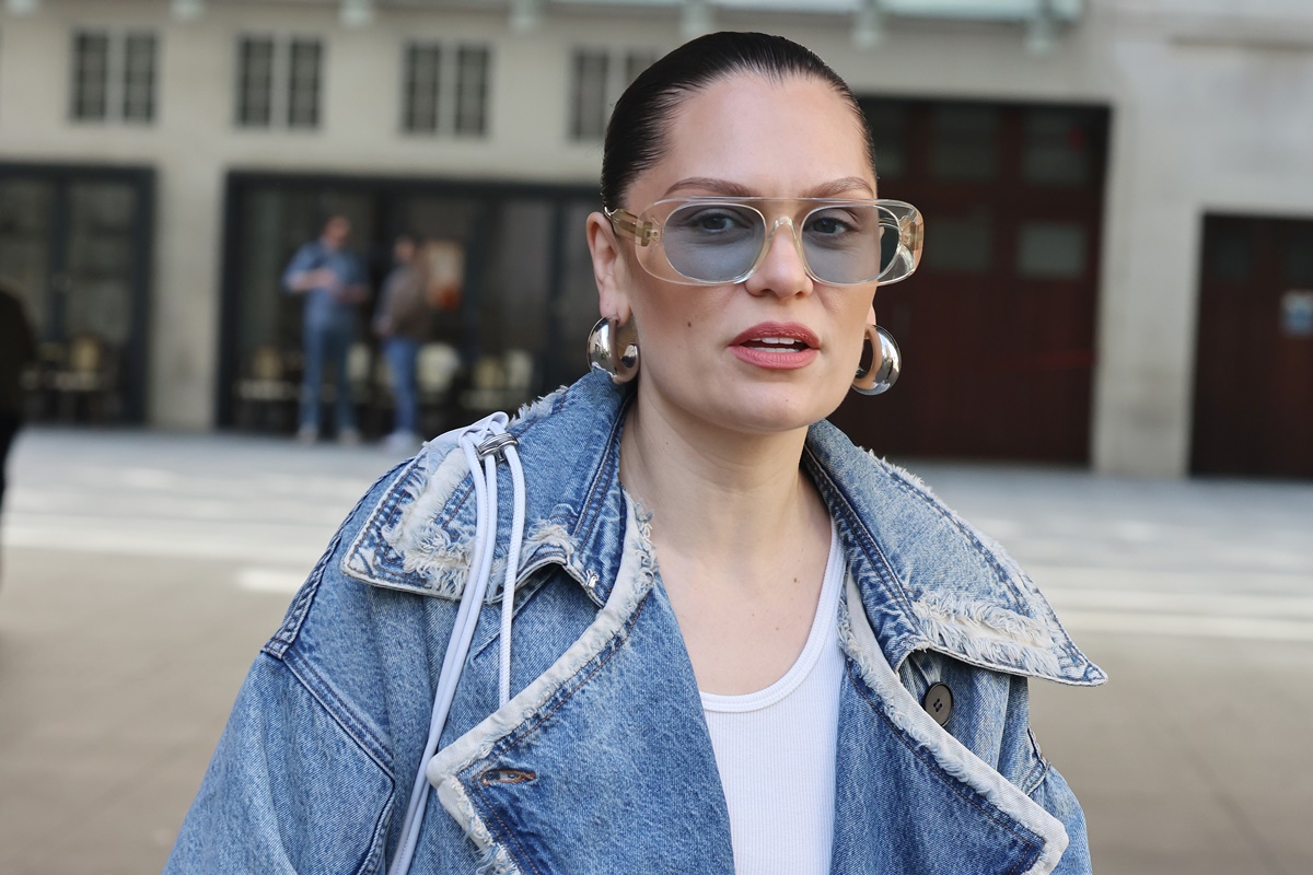 Jessie J relata crise de pânico após diagnóstico de câncer