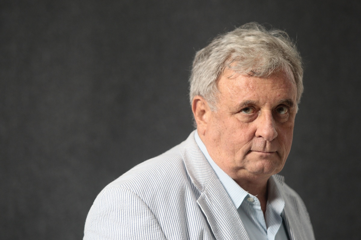 Ícone da Literatura LGBTQIA+: Escritor Edmund White Morre aos 85 Anos