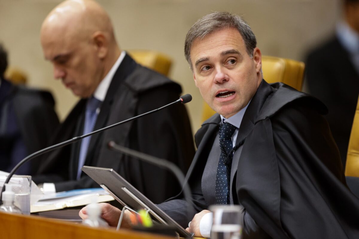 Mendonça diverge de Moraes e vota pela revisão da vida toda no INSS