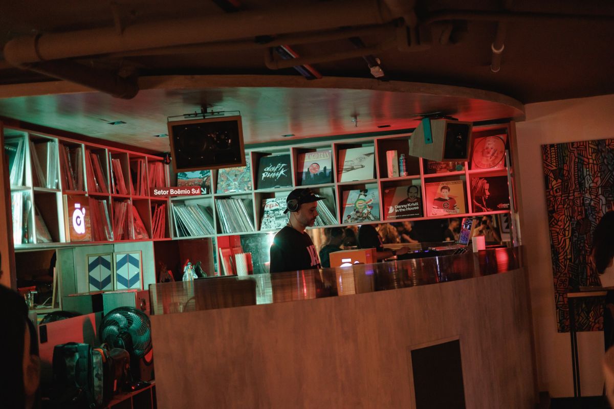 ām.bar