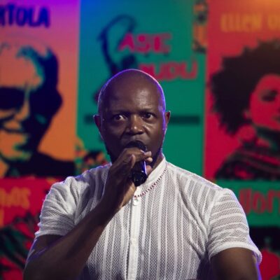 Foto de música do homem negro colorido - Metropolis