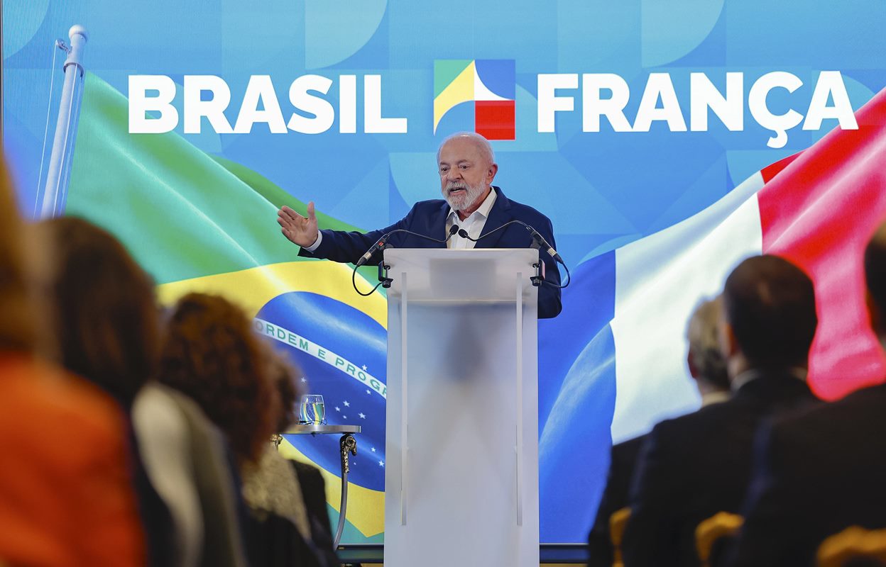 O que Lula disse em Paris sobre o futuro de Haddad