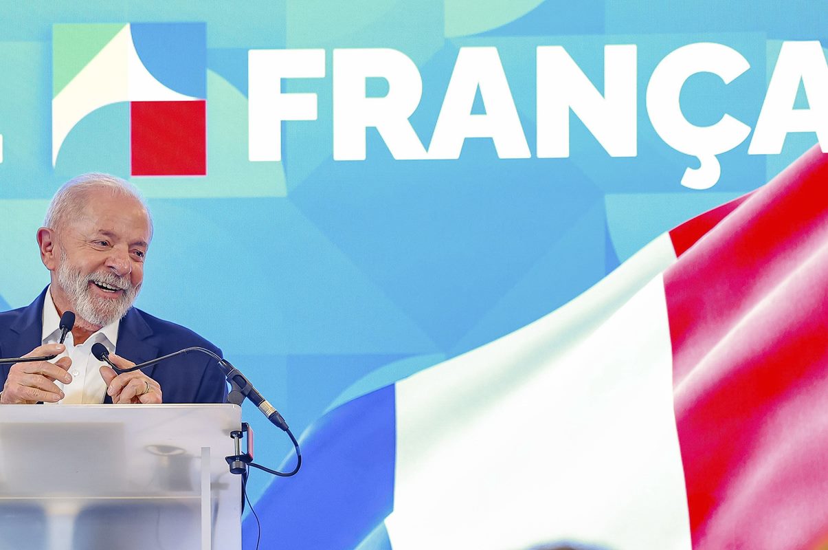 Lula diz que franceses investirão R$ 100 bilhões no Brasil até 2030