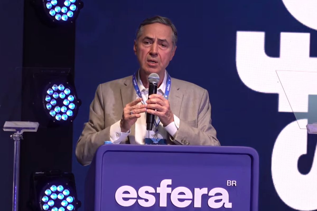 A empresários, Barroso anuncia medida para diminuir ações trabalhistas