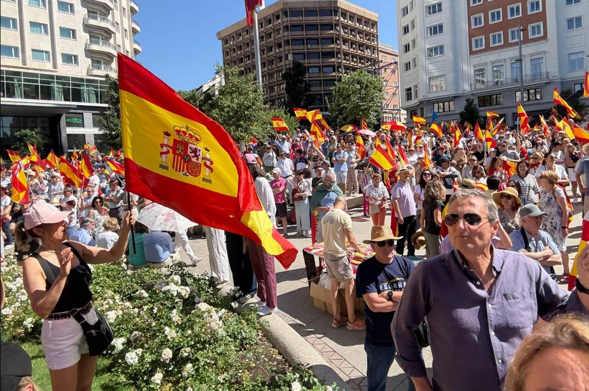 Espanha: em Madri, milhares pedem a renúncia do premiê por corrupção