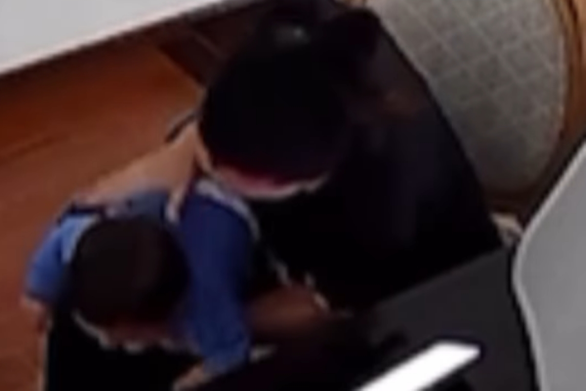 Influenciadora posta vídeo de filho de 8 meses engasgado e faz alerta