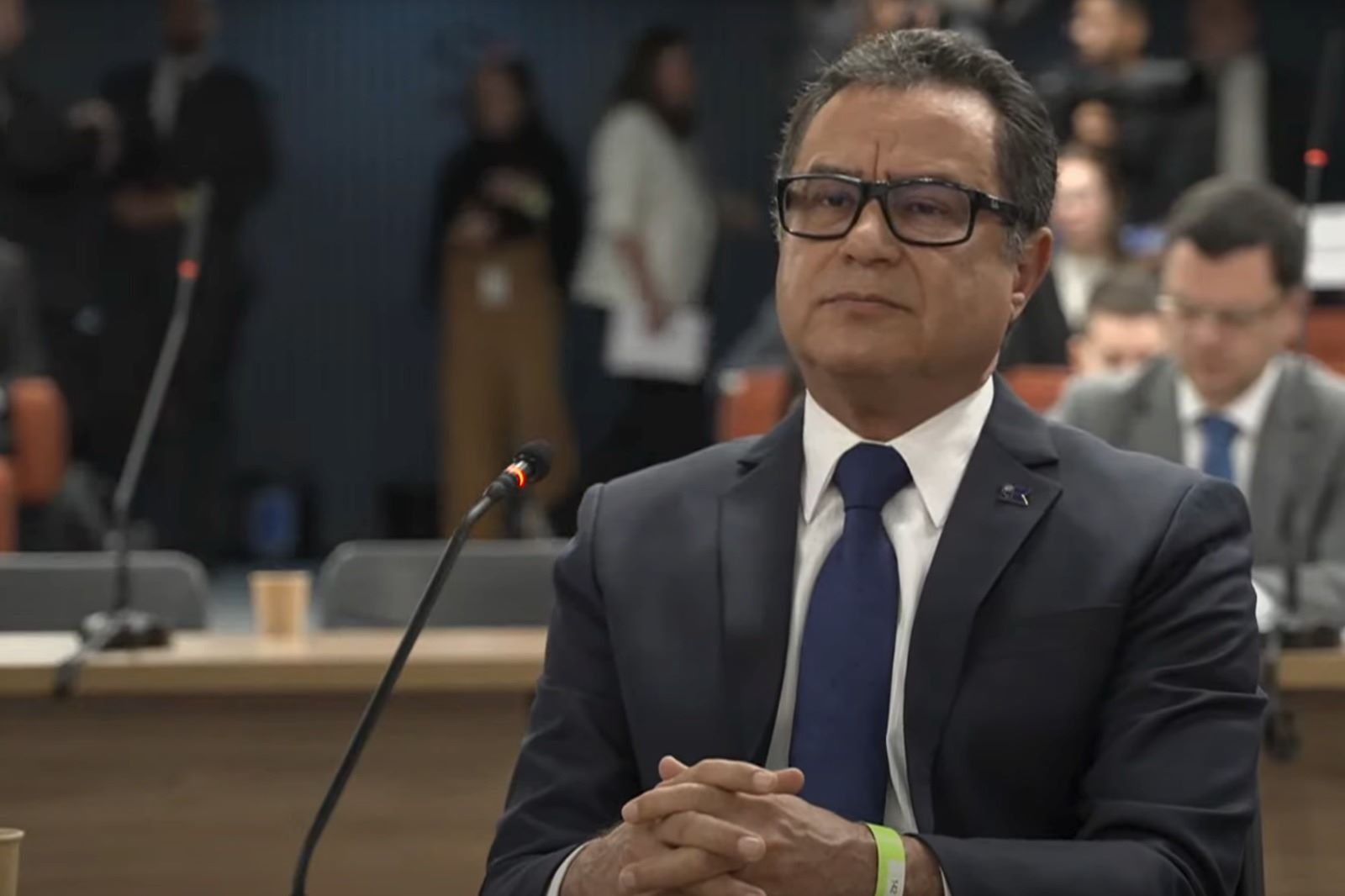 Garnier se emociona ao dizer que não fez troca de comando na Marinha