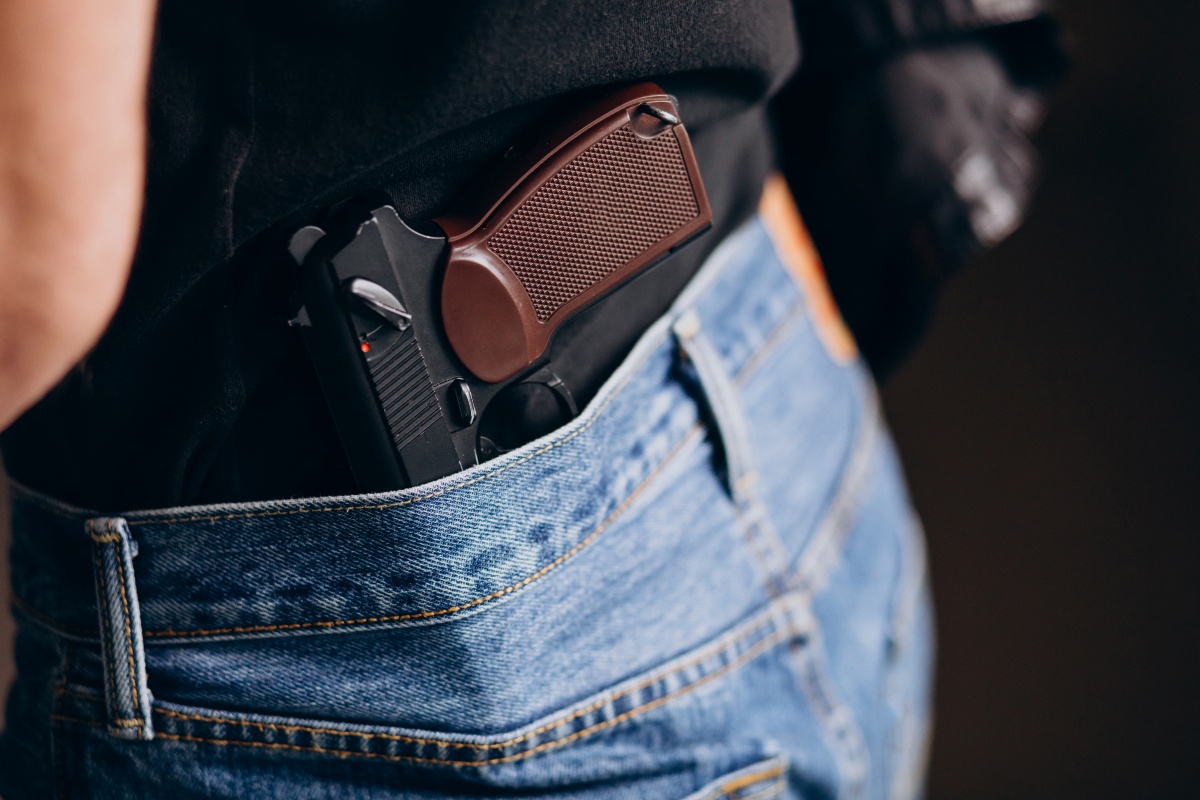 Armas nas mãos de CACs no DF equivalem à população do Lago Norte