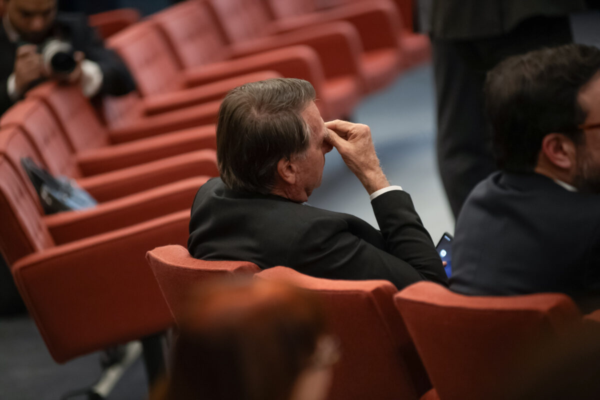 Pintou um clima que obrigará Bolsonaro a ter que entubar a prisão