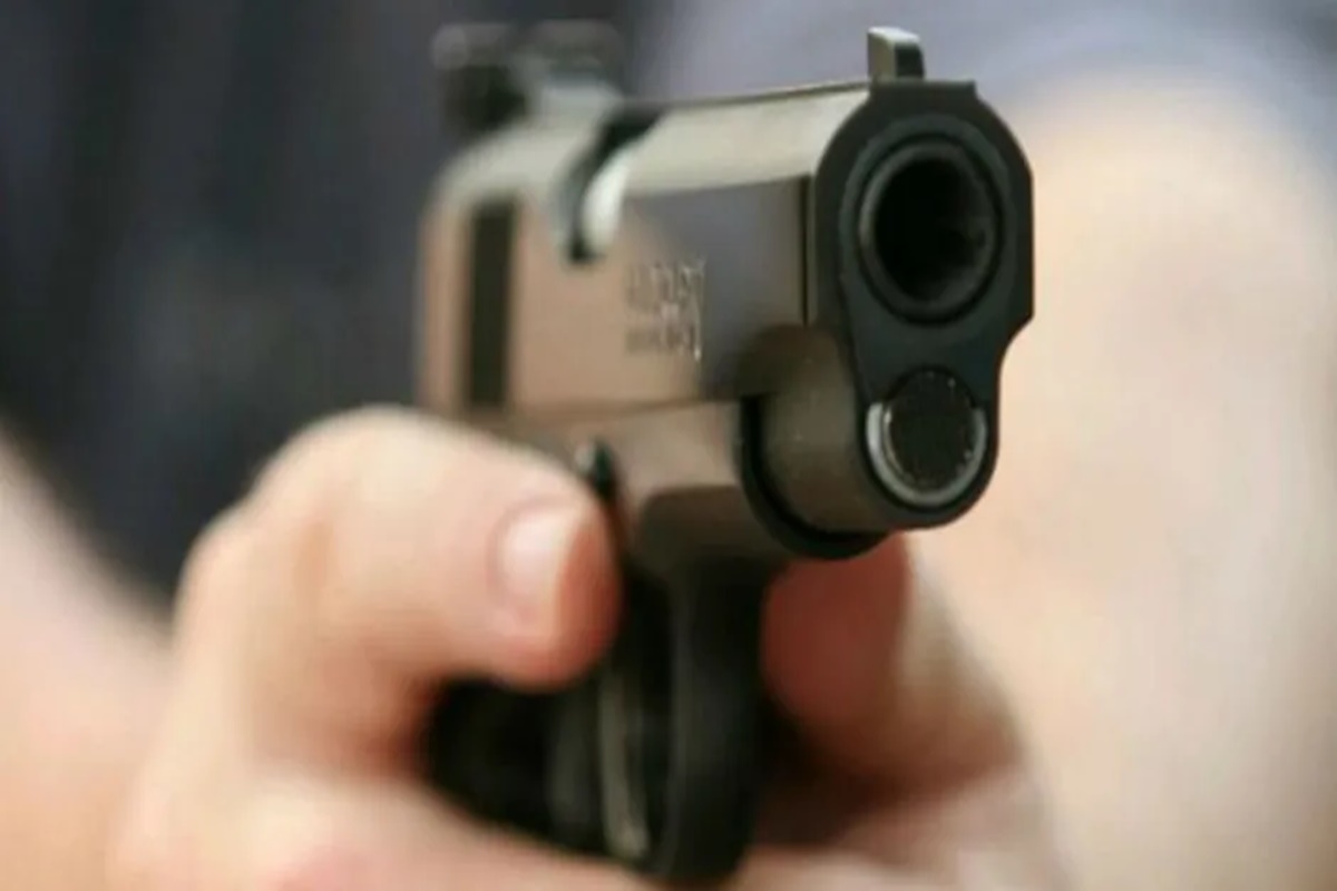 Homem rende mulher e filhos com arma e é preso em Alagoas