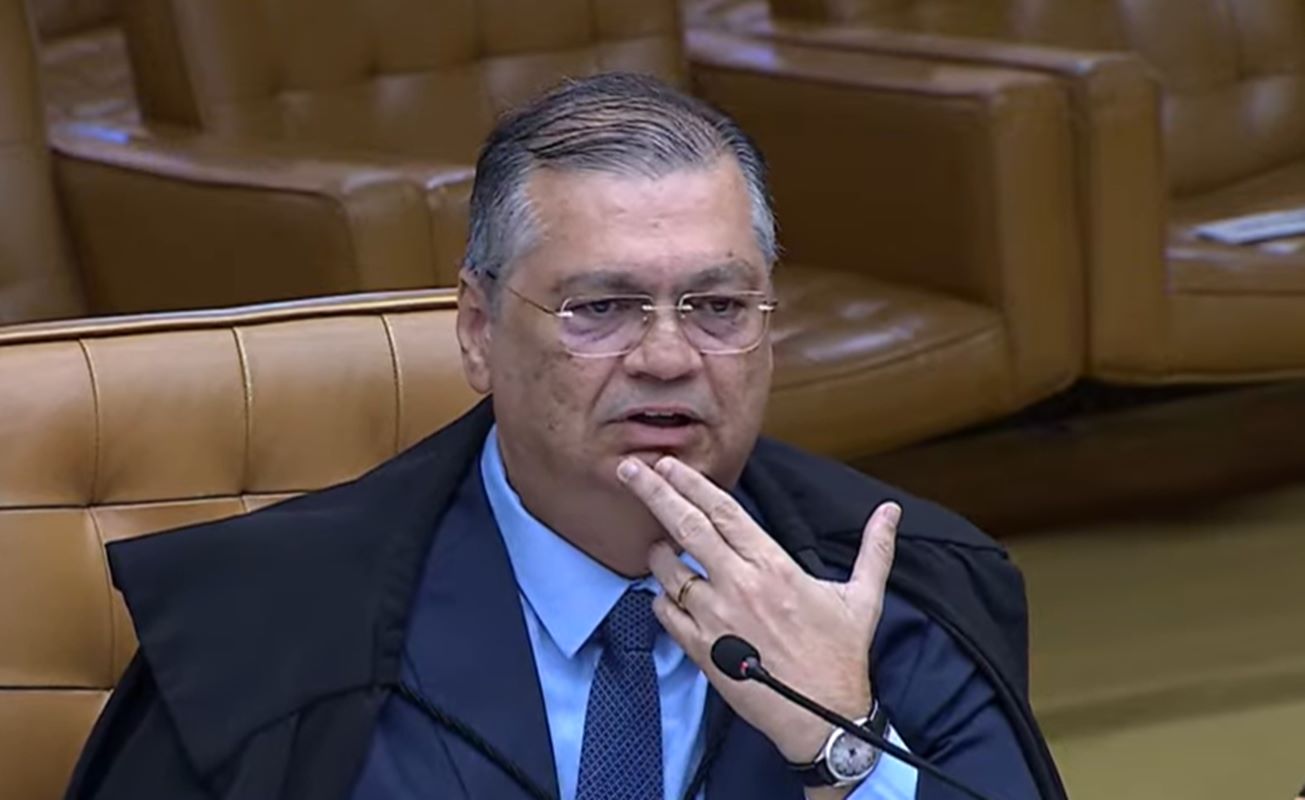 Dino ironiza IA da Meta e diz: “Quero ver tirarem o passaporte dela”