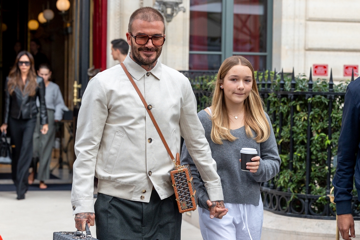 homens com bolsa masculina moda estilo tendencia david beckham - metrópoles