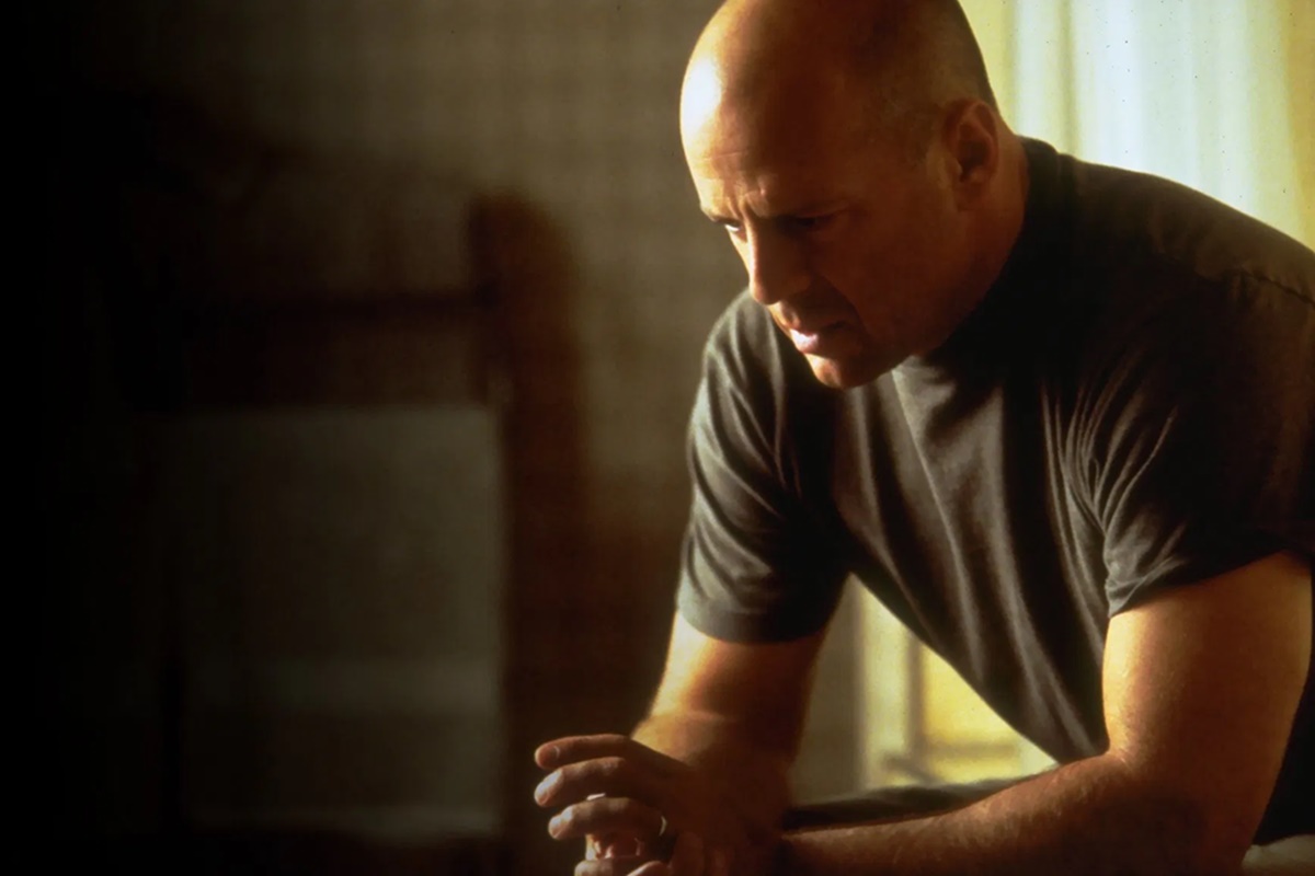 Queda de avião na Índia é comparada a filme de Bruce Willis: entenda