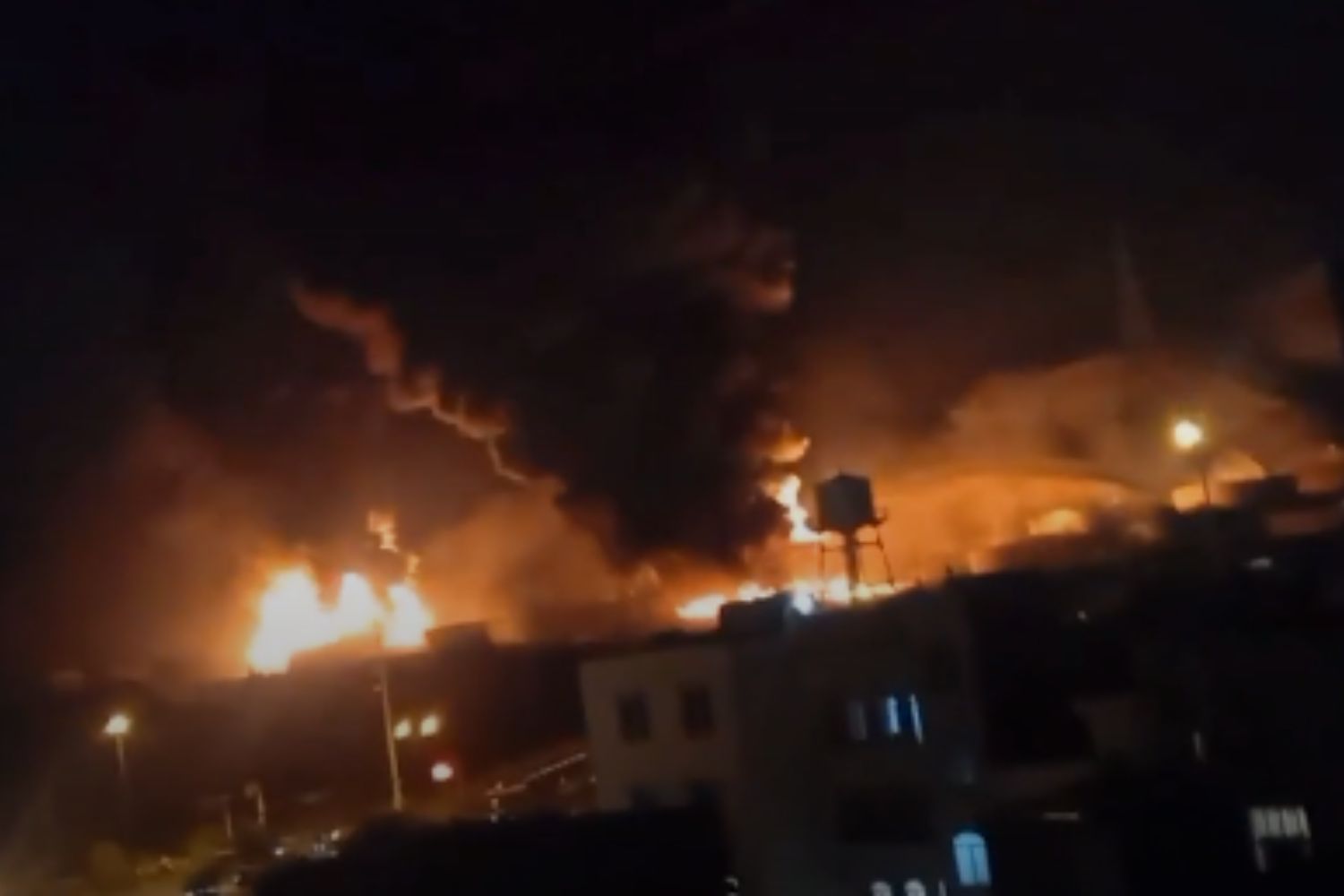 Vídeos: Israel e Irã são atingidos por mísseis em nova onda de ataques