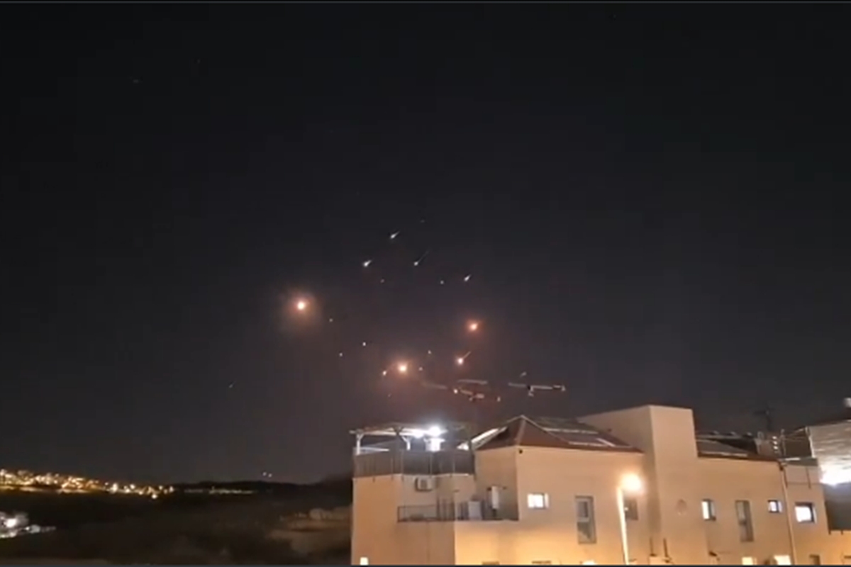 Israel ataca Iêmen em meio a bombardeio com o Irã
