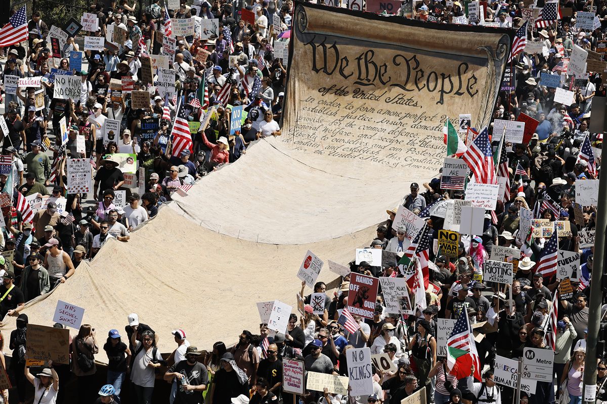 EUA tem cerca de 2 mil protestos em todos o país contra Trump