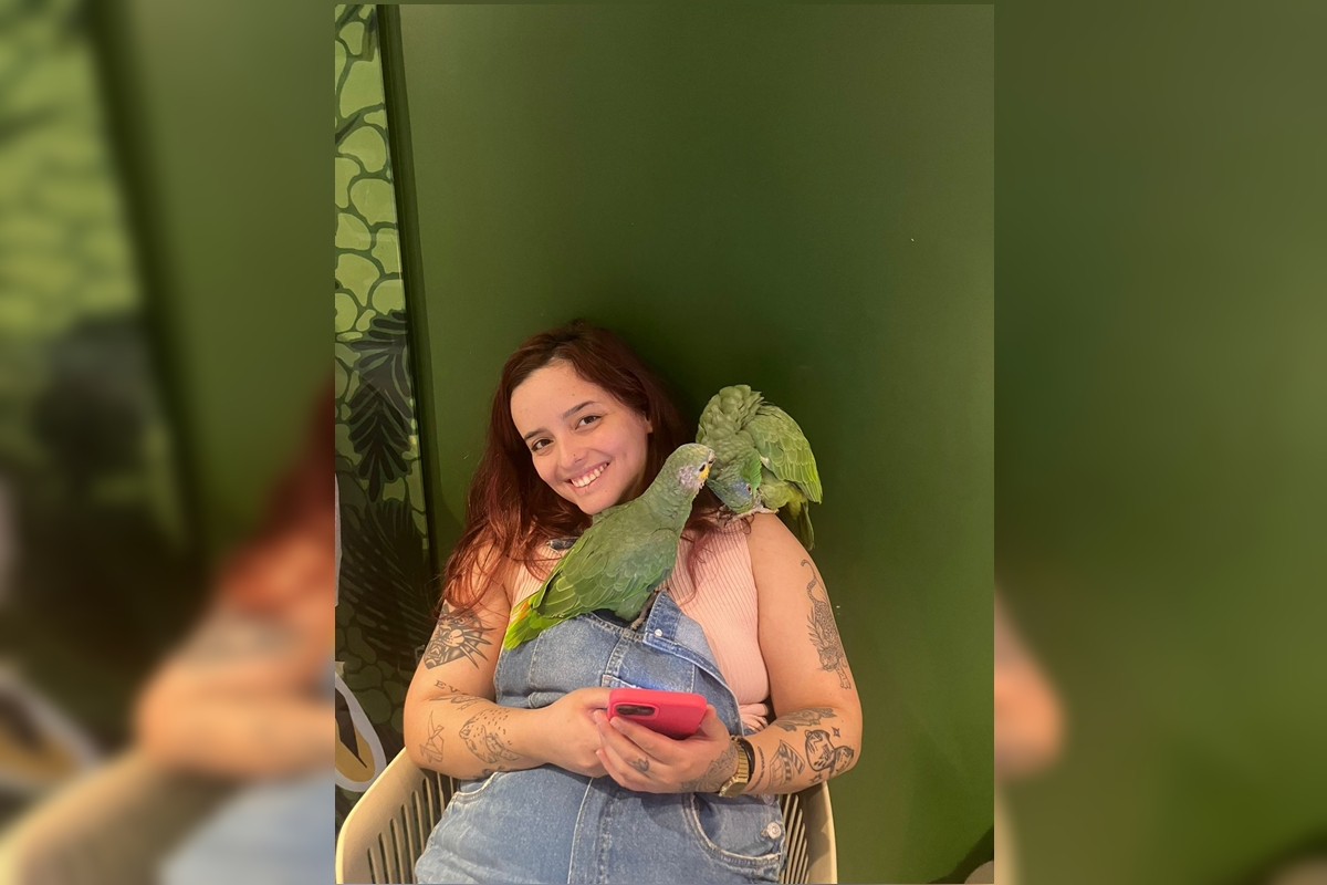 Justiça manda devolver papagaios a donos que os criam há 21 anos