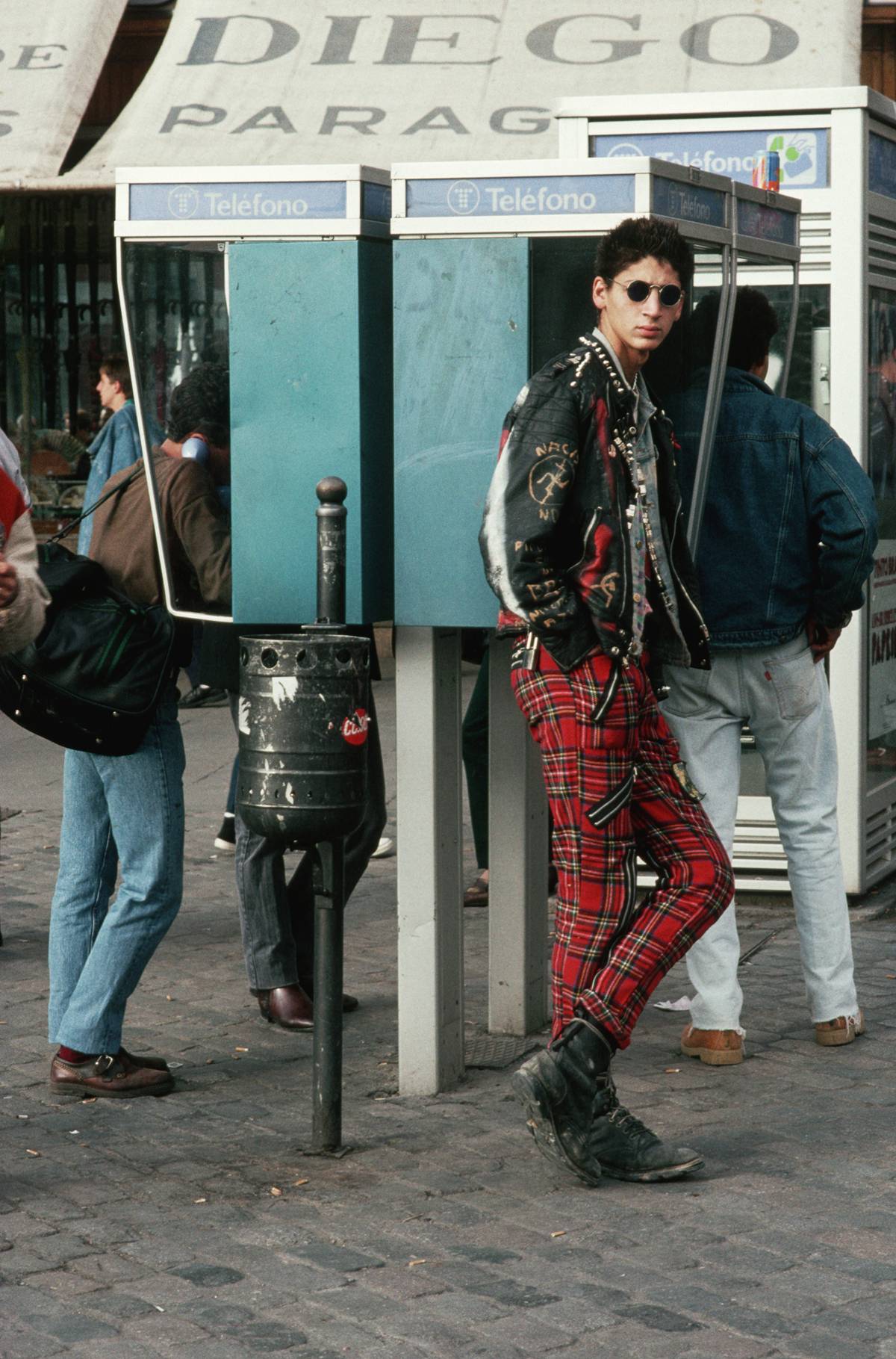 Punk vestindo calça xadrez - Metrópoles