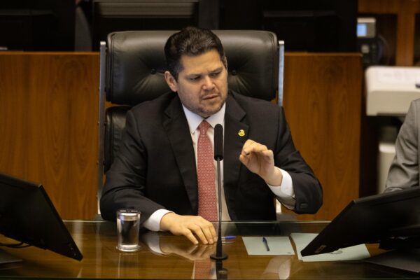 davi alcolumbre sessão congresso 17-6 - Metrópoles
