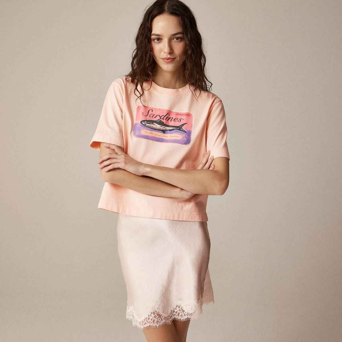 Camiseta com estampa de sardinha da J.Crew - Metrópoles