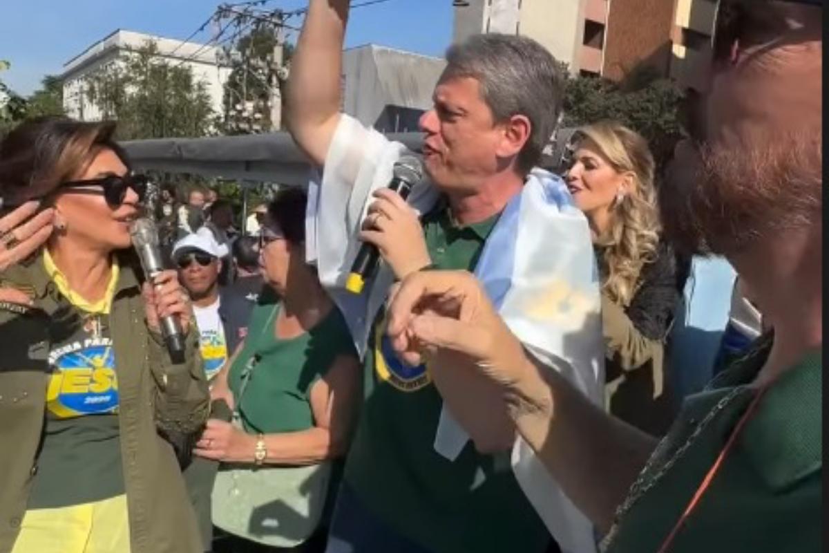 Tarcísio prega “reconciliação” e vira estrela da Marcha para Jesus