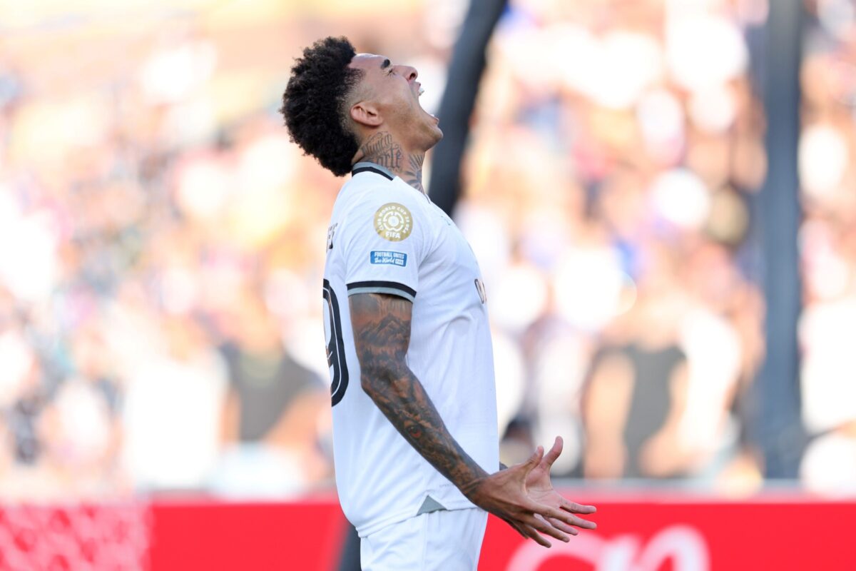 Botafogo abre o placar contra o PSG com golaço de Igor Jesus; siga