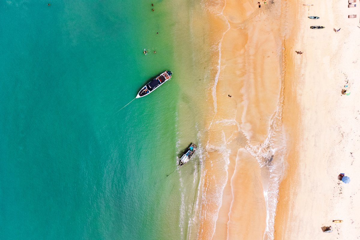 Foto colorida de praia da Bahia - Metrópoles