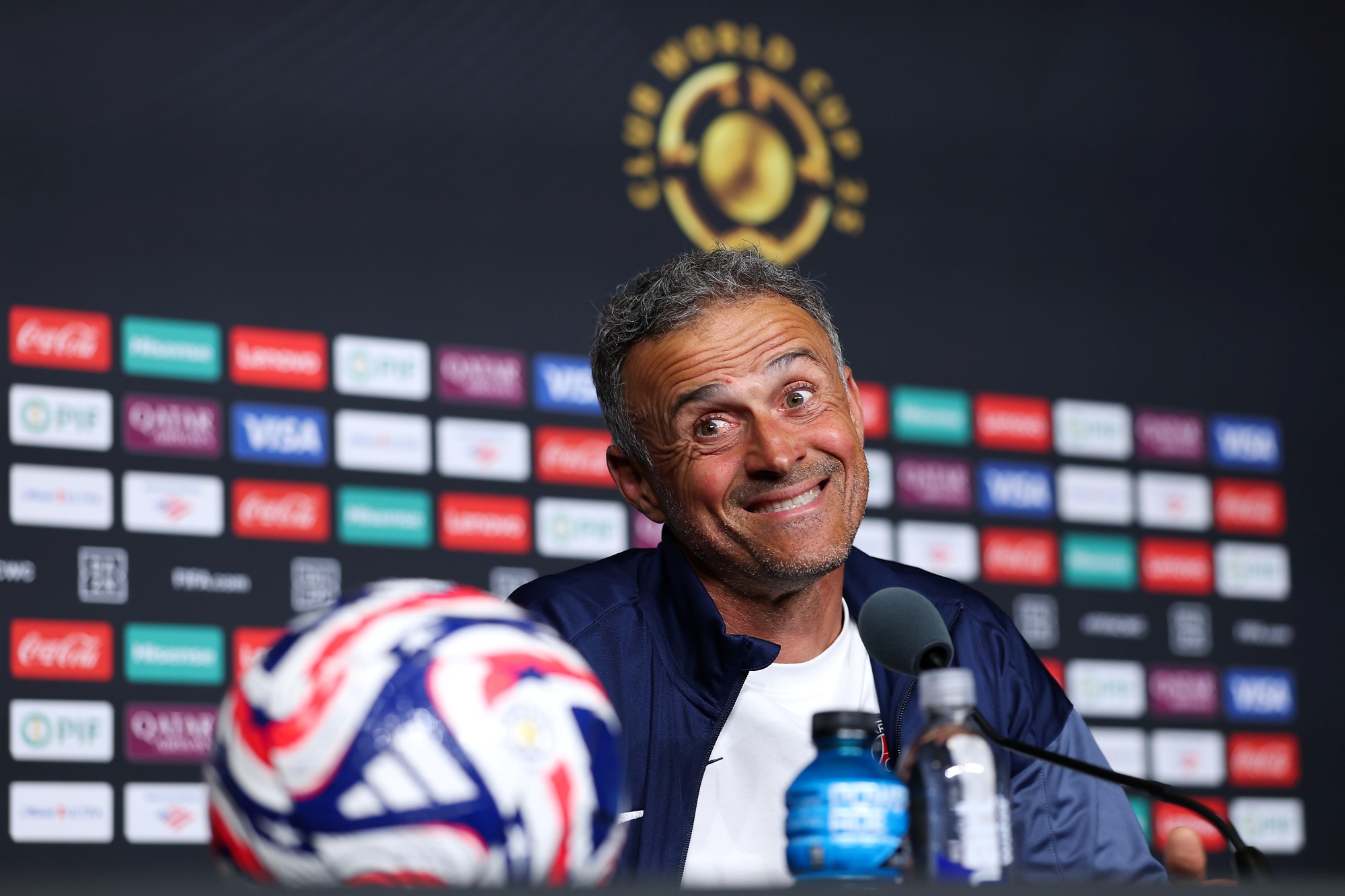Técnico do PSG explica agressão a João Pedro no Mundial; veja