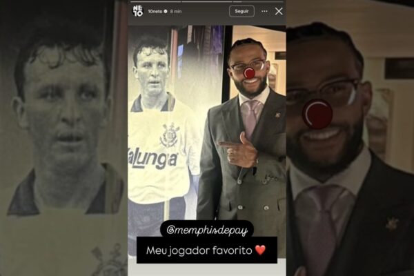 Imagem colorida do story postado pelo jogador Memphis Depay