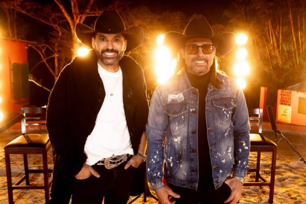 Foto colorida de Edson & Hudson - Metrópoles