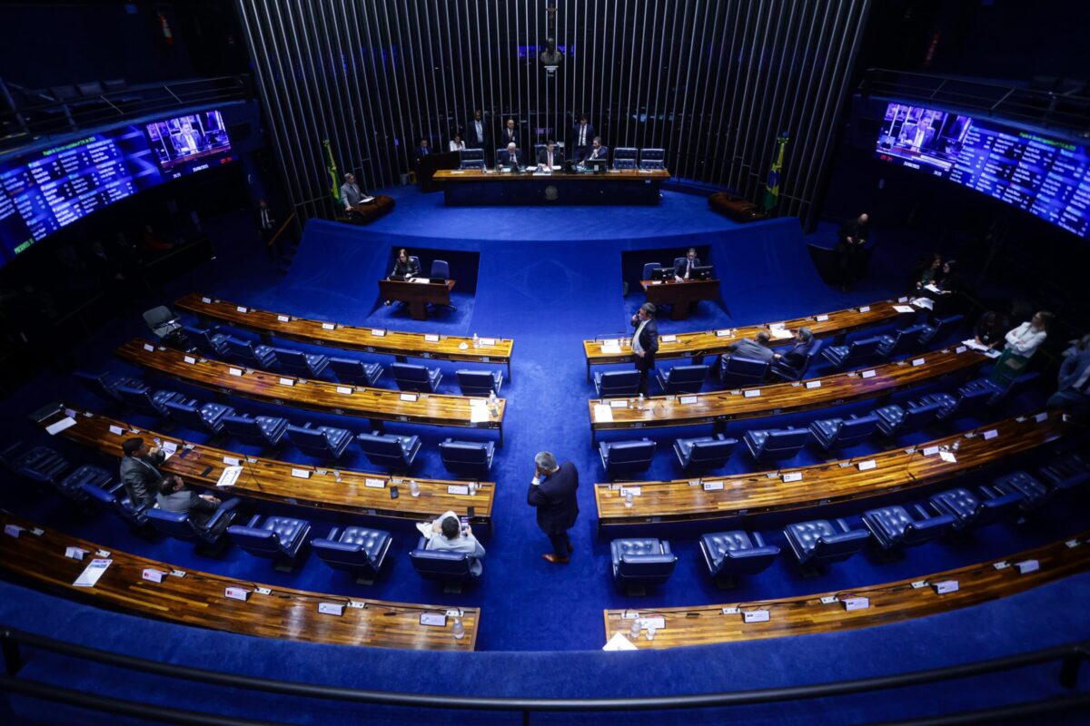 Senado define comissão que vai aos EUA negociar tarifaço de Trump