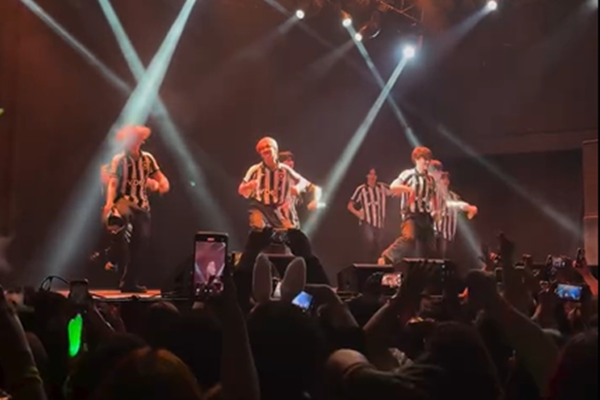 Vídeo: grupo de K-pop faz show com a camisa do Botafogo
