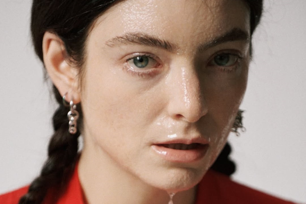 Lorde usa foto de suas partes íntimas em encarte de novo álbum