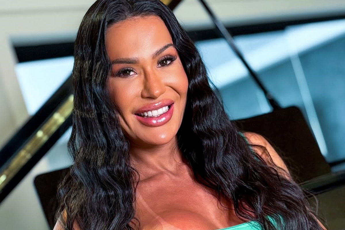 Gracyanne Barbosa é assaltada e tem carro levado no Rio de Janeiro