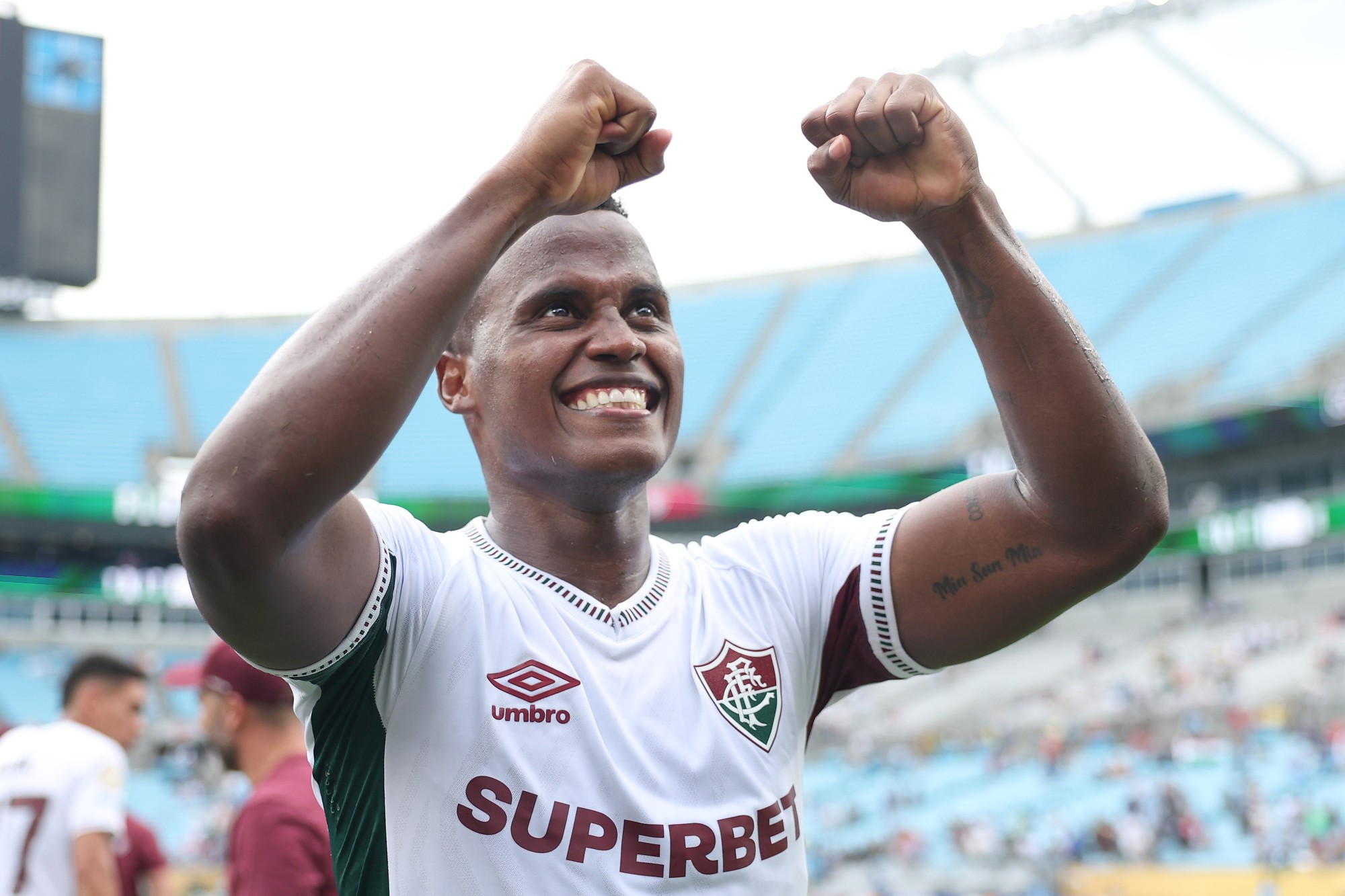 Arias promete retorno ao Fluminense: “Nenhum dinheiro compra essência”