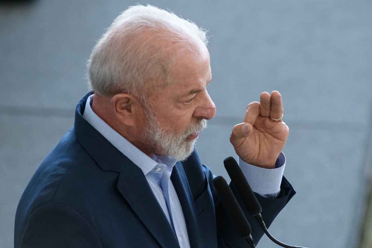 Governistas sondam Centrão sobre fim da “taxa das blusinhas”