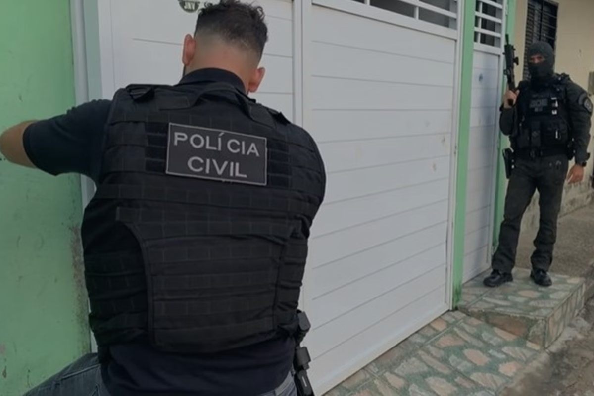 Mãe de jovem que planejava massacre ameaçou denunciá-lo à polícia